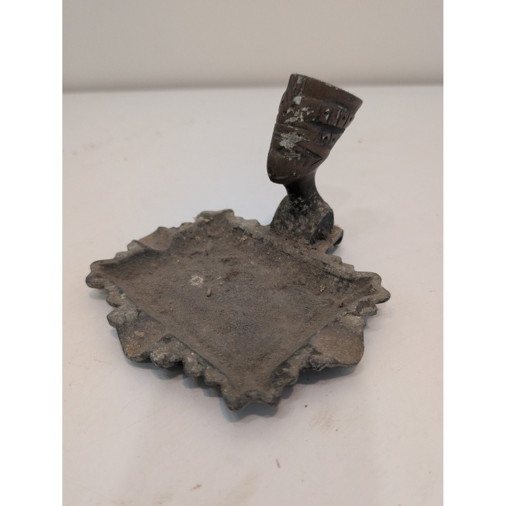 Ancient Egyptian Queen Nefertiti - Bronze bust on ashtray base